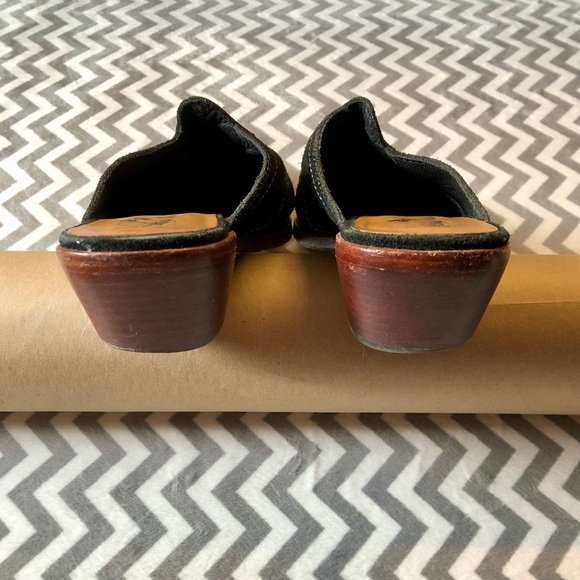 Delightful Patricia Nash Black Suede Country-Western Slip-on Mules, Size 7.5 - Picture 3 of 4